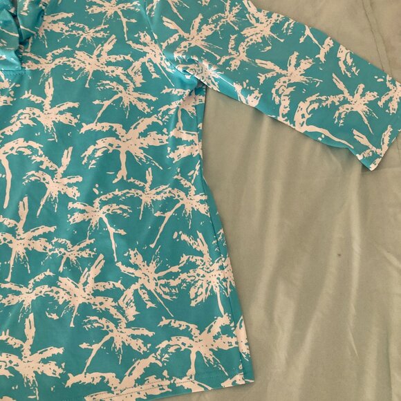 Lulu-B ruffle v-neck 3/4 sleeve top - Picture 2 of 5